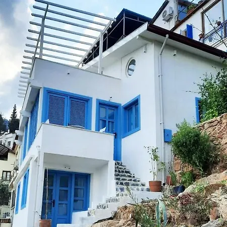 The Sea - Blue House, * フェティエ